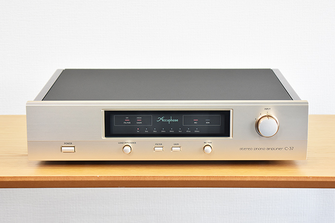 Accuphase C-37